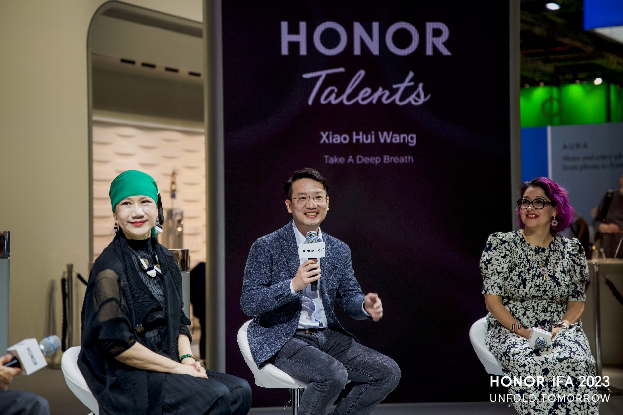 Renowned Designers Gathered to Celebrate the Year of Loong at HONOR Talents Global Design Awards 2023
    
