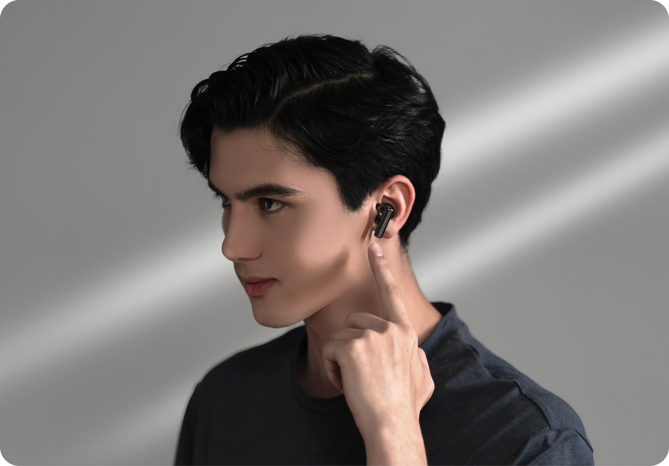 Wearing Monitoring Sensitive Feedback the Earbuds Status  